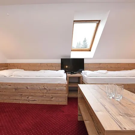 Horsky Konsel Hotel Ricky (Hradec Kralove)
